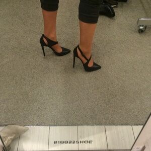 Jimmy Choo
Leather D'Orsay Pumps Black 37